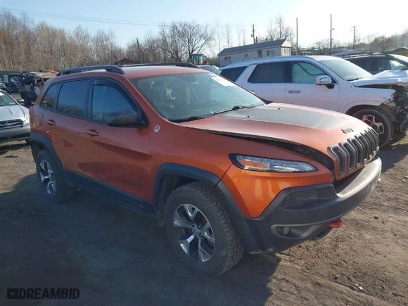 2015 Jeep Cherokee Trailhawk with VIN 1C4PJMBS2FW739992, listed as a IAAI auction lot 41839319 with 181,891 mi miles. Bid and sale history available at carsss.com. Image 1.