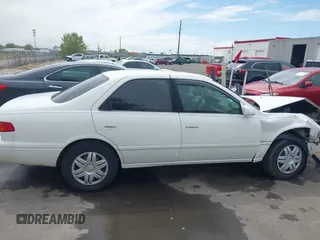 2001 Toyota Camry CE with VIN JT2BG22K210571000, listed as a IAAI auction lot 42061153 with 203,182 mi miles. Bid and sale history available at carsss.com. Image 13.