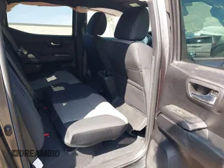2021 Toyota Tacoma SR5 z VIN 3TMDZ5BN8MM117163, wystawiony jako IAAI lot #42070540 z przebiegiem 12 790 mil mil oraz . Historia ofert i sprzedaży dostępna na DreamBid. Obrazek 8.