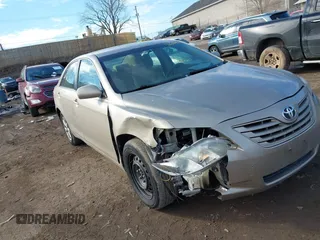 2007 Toyota Camry CE z VIN 4T1BE46K17U079204, wystawiony jako IAAI lot #41664558 z przebiegiem 199 178 mil mil oraz . Historia ofert i sprzedaży dostępna na DreamBid. Obrazek 1.