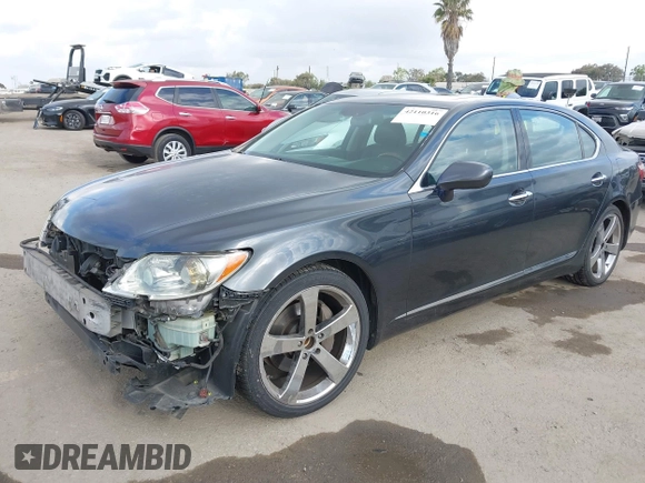 2007 Lexus LS 460 L с VIN JTHGL46F075002562, выставлен на аукционе IAAI как лот 42110316 с пробегом Не указан миль и . История ставок и продаж доступна на DreamBid. Изображение 19.