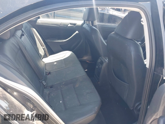2011 Volkswagen Jetta SE with VIN 3VWDZ7AJ0BM372281, listed as a IAAI auction lot 42637020 with 194,195 mi miles and . Bid and sale history available at DreamBid. Image 8.