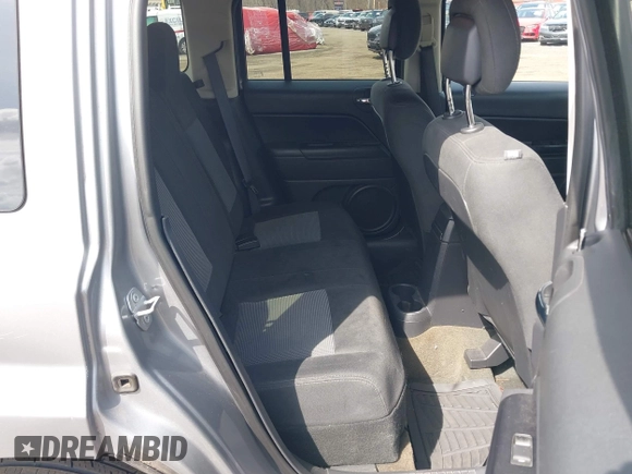 2016 Jeep Patriot Sport z VIN 1C4NJPBA4GD699525, wystawiony jako IAAI lot #41892313 z przebiegiem 57 309 mil mil oraz . Historia ofert i sprzedaży dostępna na DreamBid. Obrazek 8.