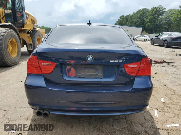 2011 BMW 3 Series 328i z VIN WBAPH7G52BNN06367, wystawiony jako Copart lot #64559515 z przebiegiem 162 536 mil mil oraz Czysty tytuł • Clean title. Historia ofert i sprzedaży dostępna na DreamBid. Obrazek 6.