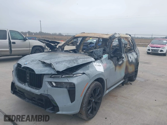 2024 BMW X7 xDrive40i z VIN 5UX23EM08R9W15958, wystawiony jako IAAI lot #41129800 z przebiegiem Nie podano mil oraz . Historia ofert i sprzedaży dostępna na DreamBid. Obrazek 6.