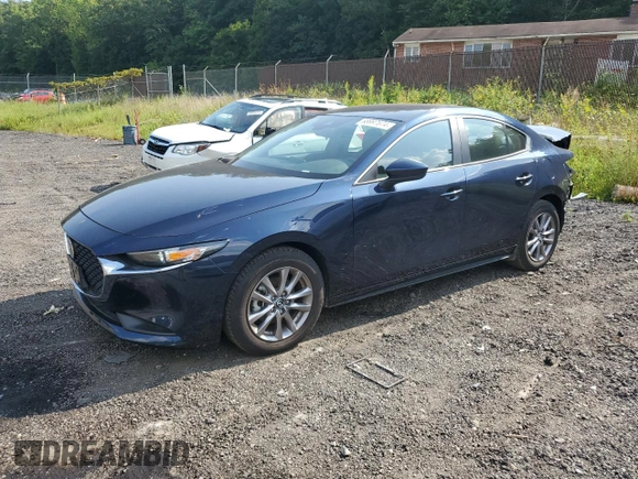 2022 Mazda 3 2.0 with VIN 3MZBPAA77NM309021, listed as a Copart auction lot 68997674 with 13,568 mi miles and Salvage Title. Bid and sale history available at DreamBid. Image 1.