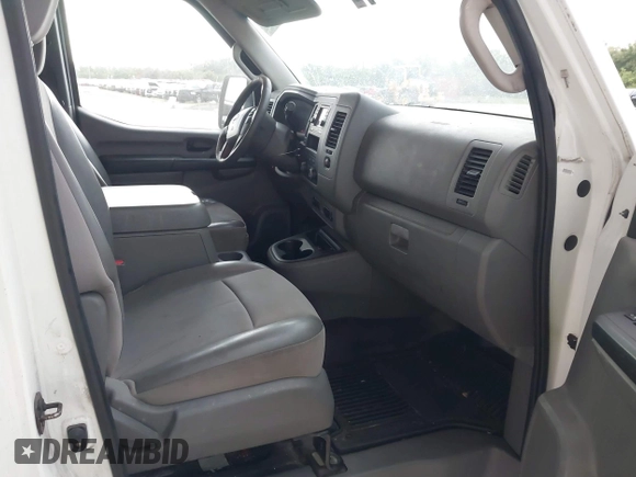 2013 Nissan NV SV z VIN 1N6BF0LY5DN110802, wystawiony jako IAAI lot #39917294 z przebiegiem 197 172 mil mil oraz . Historia ofert i sprzedaży dostępna na DreamBid. Obrazek 5.