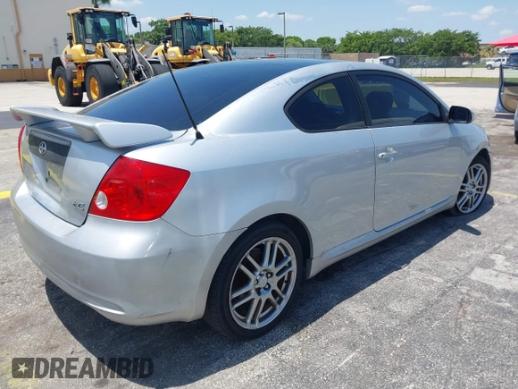 2005 Scion tC z VIN JTKDE177450051416, wystawiony jako IAAI lot #42290929 z przebiegiem 161 452 mil mil oraz . Historia ofert i sprzedaży dostępna na DreamBid. Obrazek 4.
