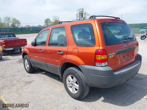 2007 Ford Escape XLS with VIN 1FMYU02Z27KA04600, listed as a IAAI auction lot 42059639 with 141,296 mi miles. Bid and sale history available at carsss.com. Image 3.