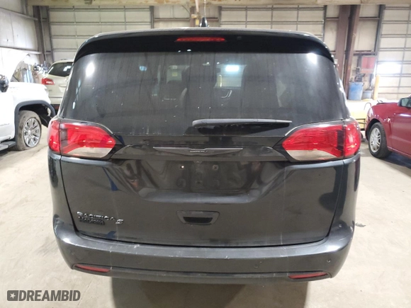 2020 Chrysler Pacifica Touring with VIN 2C4RC1FG1LR287366, listed as a Copart auction lot 88038175 with 106,686 mi miles and Salvage Title. Bid and sale history available at carsss.com. Image 6.