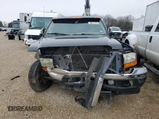 2001 Ford F-350 XL with VIN 1FTWW32F21EA24316, listed as a Copart auction lot 43617375 with 485,052 mi miles and Salvage title. Bid and sale history available at DreamBid. Image 5.
