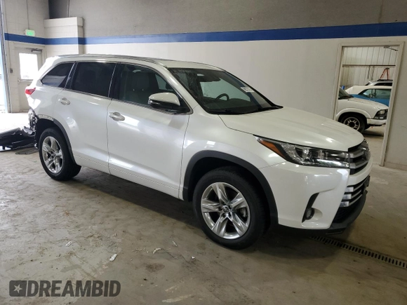 2018 Toyota Highlander Limited with VIN 5TDYZRFH2JS241812, listed as a Copart auction lot 58573015 with 64,899 mi miles and Salvage title. Bid and sale history available at DreamBid. Image 4.