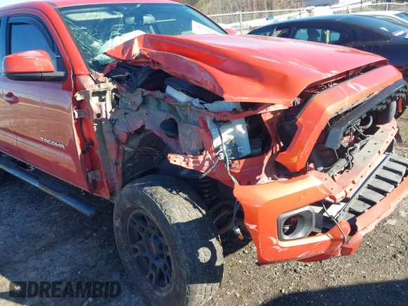 2017 Toyota Tacoma SR5 with VIN 3TMCZ5AN4HM084813, listed as a IAAI auction lot 41248285 with 118,797 mi miles. Bid and sale history available at carsss.com. Image 6.