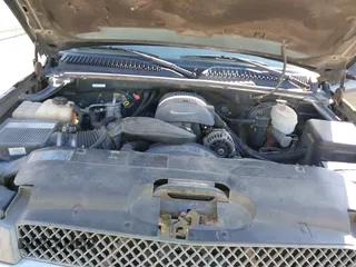 2004 Chevrolet Silverado 1500 LS with VIN 2GCEC19T741274239, listed as a IAAI auction lot 40461498 with 263,905 mi miles. Bid and sale history available at carsss.com. Image 10.