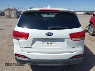2017 Kia Sorento LX z VIN 5XYPG4A34HG250888, wystawiony jako IAAI lot #41993205 z przebiegiem 58 317 mil mil oraz . Historia ofert i sprzedaży dostępna na DreamBid. Obrazek 16.