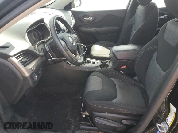 2017 Jeep Cherokee Altitude z VIN 1C4PJLAB0HW541068, wystawiony jako Copart lot #48592485 z przebiegiem 73 792 mil mil oraz Szkoda całkowita • Salvage title. Historia ofert i sprzedaży dostępna na DreamBid. Obrazek 7.