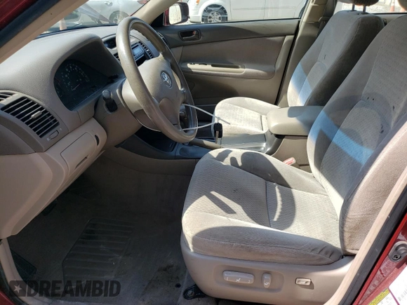 2004 Toyota Camry LE z VIN 4T1BE32K94U284667, wystawiony jako Copart lot #56184025 z przebiegiem 198 929 mil mil oraz Szkoda całkowita • Salvage title. Historia ofert i sprzedaży dostępna na DreamBid. Obrazek 7.