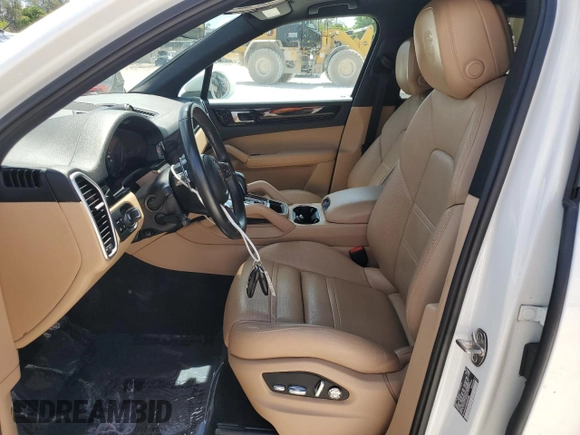 2021 Porsche Cayenne z VIN WP1AA2AY2MDA05988, wystawiony jako Copart lot #59500865 z przebiegiem 33 869 mil mil oraz Szkoda całkowita • Salvage title. Historia ofert i sprzedaży dostępna na DreamBid. Obrazek 7.