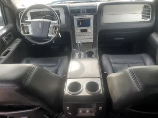 2010 Lincoln Navigator с VIN 5LMJJ3J5XAEJ00018, выставлен на аукционе Copart как лот 82041504 с пробегом 168 159 миль миль и Списание • Salvage title. История ставок и продаж доступна на DreamBid. Изображение 8.