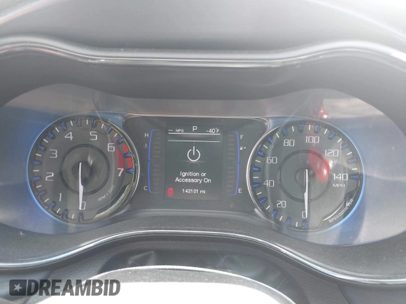 2015 Chrysler 200 S с VIN 1C3CCCBB5FN696911, выставлен на аукционе IAAI как лот 42394373 с пробегом 142 101 миль миль и . История ставок и продаж доступна на DreamBid. Изображение 7.