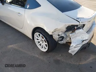 2019 Toyota 86 GT with VIN JF1ZNAE19K8701128, listed as a IAAI auction lot 41133417 with 71,529 mi miles. Bid and sale history available at carsss.com. Image 6.