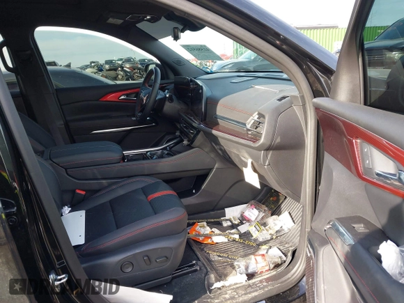 2024 Chevrolet Traverse AWD RS z VIN 1GNEVLKS1RJ208152, wystawiony jako IAAI lot #41586512 z przebiegiem 2 019 mil mil oraz . Historia ofert i sprzedaży dostępna na DreamBid. Obrazek 5.