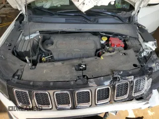 2019 Jeep Compass Altitude z VIN 3C4NJDBBXKT656785, wystawiony jako Copart lot #59485815 z przebiegiem 85 940 mil mil oraz Szkoda całkowita • Salvage title. Historia ofert i sprzedaży dostępna na DreamBid. Obrazek 12.