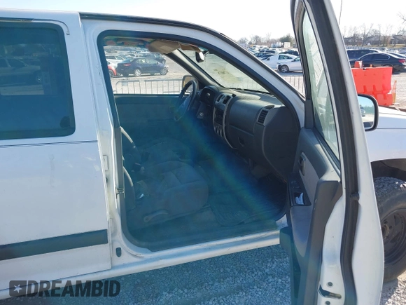 2005 GMC Canyon 1SE SLE Z71 with VIN 1GTDS136258111482, listed as a IAAI auction lot 41768376 with 300,079 mi miles. Bid and sale history available at carsss.com. Image 5.