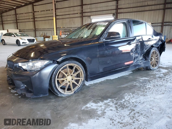 2014 BMW 3 Series 320i xDrive z VIN WBA3C3C54EP662334, wystawiony jako Copart lot #48041315 z przebiegiem 204 045 mil mil oraz Szkoda całkowita • Salvage title. Historia ofert i sprzedaży dostępna na DreamBid. Obrazek 1.
