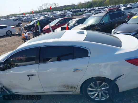 2016 Buick LaCrosse Leather with VIN 1G4GB5G33GF112574, listed as a IAAI auction lot 41995535 with 98,553 mi miles. Bid and sale history available at carsss.com. Image 14.