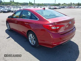 2015 Hyundai Sonata SE z VIN 5NPE24AF0FH065226, wystawiony jako IAAI lot #42370816 z przebiegiem 205 710 mil mil oraz . Historia ofert i sprzedaży dostępna na DreamBid. Obrazek 3.