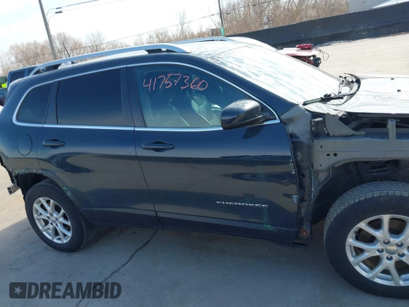 2018 Jeep Cherokee Latitude Plus z VIN 1C4PJMLB5JD569386, wystawiony jako IAAI lot #41757360 z przebiegiem 116 021 mil mil oraz . Historia ofert i sprzedaży dostępna na DreamBid. Obrazek 14.