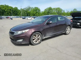 2013 Kia Optima EX z VIN 5XXGN4A78DG149943, wystawiony jako Copart lot #57970255 z przebiegiem 149 806 mil mil oraz Czysty tytuł • Clean title. Historia ofert i sprzedaży dostępna na DreamBid. Obrazek 1.