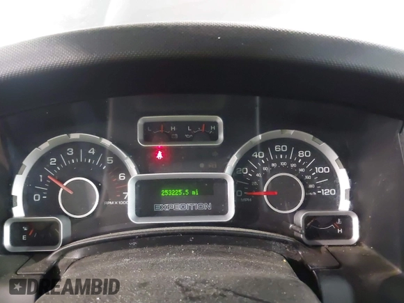 2008 Ford Expedition SSV with VIN 1FMFU15528LA34603, listed as a IAAI auction lot 42205552 with 253,225 mi miles and . Bid and sale history available at DreamBid. Image 15.