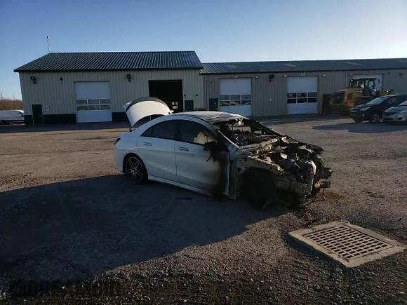 2018 Mercedes-Benz CLA 250 z VIN WDDSJ4GB6JN596858, wystawiony jako Copart lot #49793815 z przebiegiem Nie podano mil oraz Szkody całkowita. Historia ofert i sprzedaży dostępna na DreamBid. Obrazek 10.