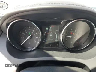 2018 Jaguar E-Pace S z VIN SADFJ2FX0J1Z30102, wystawiony jako Copart lot #48826633 z przebiegiem 27 373 mil mil oraz . Historia ofert i sprzedaży dostępna na DreamBid. Obrazek 9.