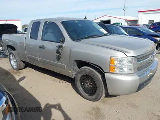 2007 Chevrolet Silverado 1500 LT w/1LT with VIN 2GCEC19J071620943, listed as a IAAI auction lot 41675473 with 358,881 mi miles. Bid and sale history available at carsss.com. Image 1.