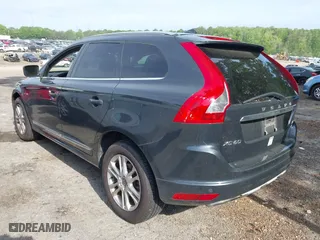 2016 Volvo XC60 T5 Platinum with VIN YV4612RMXG2844146, listed as a IAAI auction lot 42109135 with 98,400 mi miles. Bid and sale history available at carsss.com. Image 3.