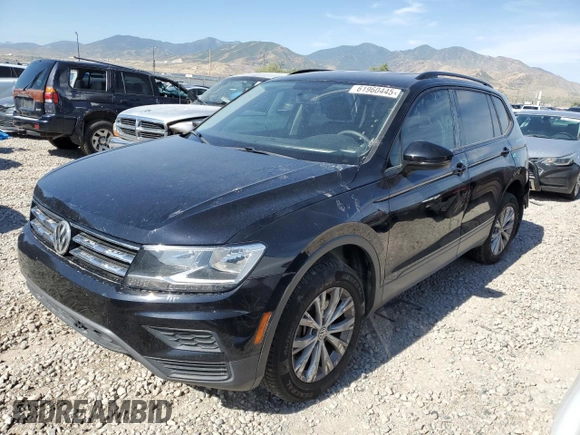 2020 Volkswagen Tiguan S z VIN 3VV1B7AX7LM133358, wystawiony jako Copart lot #61960445 z przebiegiem 74 698 mil mil oraz Szkoda całkowita • Salvage title. Historia ofert i sprzedaży dostępna na DreamBid. Obrazek 1.