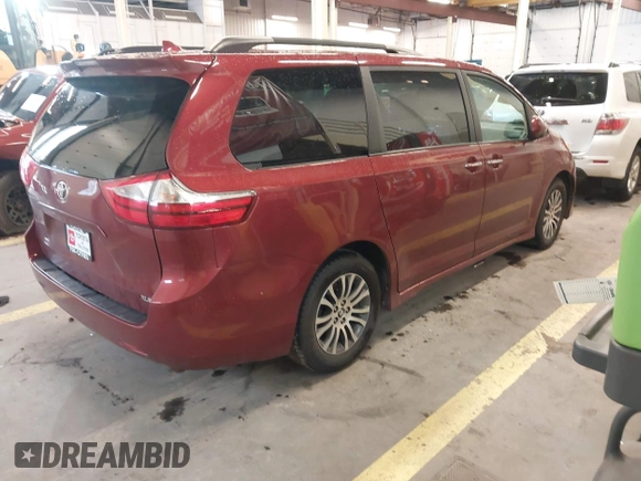 2018 Toyota Sienna XLE Auto Access Seat with VIN 5TDYZ3DC8JS935926, listed as a IAAI auction lot 41630567 with 105,224 mi miles. Bid and sale history available at carsss.com. Image 4.