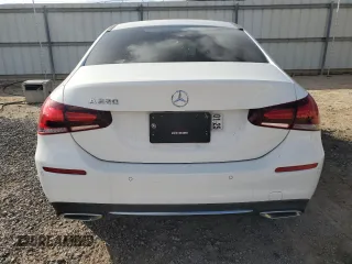 2021 Mercedes-Benz A 220 z VIN W1K3G4EBXMJ293258, wystawiony jako Copart lot #50463325 z przebiegiem 25 024 mil mil oraz Szkoda całkowita • Salvage title. Historia ofert i sprzedaży dostępna na DreamBid. Obrazek 6.