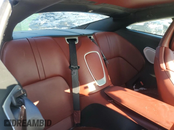 2017 Aston Martin DB11 z VIN SCFRMFAVXHGL01257, wystawiony jako Copart lot #86535924 z przebiegiem 35 822 mil mil oraz Szkoda całkowita • Salvage title. Historia ofert i sprzedaży dostępna na DreamBid. Obrazek 10.