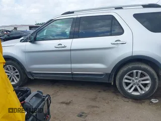 2013 Ford Explorer XLT z VIN 1FM5K7D84DGA93803, wystawiony jako IAAI lot #42131061 z przebiegiem 142 692 mil mil oraz . Historia ofert i sprzedaży dostępna na DreamBid. Obrazek 14.
