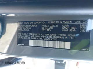 2024 Volvo XC60 Recharge Plug-In Hybrid Plus Dark Theme with VIN YV4H60DL0R1918759, listed as a IAAI auction lot 41495835 with 3,277 mi miles. Bid and sale history available at carsss.com. Image 9.