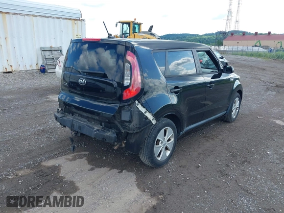 2014 Kia Soul with VIN KNDJN2A21E7743461, listed as a IAAI auction lot 39578941 with 35,724 mi miles. Bid and sale history available at carsss.com. Image 4.