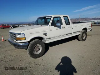 1992 Ford F-250 with VIN 1FTHX26M3NKB11741, listed as a Copart auction lot 78205284 with 198,113 mi miles and Clean Title. Bid and sale history available at carsss.com. Image 1.