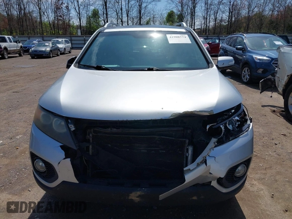 2012 Kia Sorento EX with VIN 5XYKU4A27CG236759, listed as a IAAI auction lot 41908574 with 197,841 mi miles. Bid and sale history available at carsss.com. Image 6.