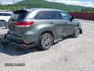 2018 Toyota Highlander SE with VIN 5TDJZRFH6JS882317, listed as a IAAI auction lot 42274438 with 77,143 mi miles and . Bid and sale history available at DreamBid. Image 4.