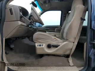 2002 Ford Excursion Special Serv с VIN 1FMNU40L42EB31350, выставлен на аукционе Copart как лот 70067284 с пробегом Не указан миль и Чистый • Clean title. История ставок и продаж доступна на DreamBid. Изображение 7.