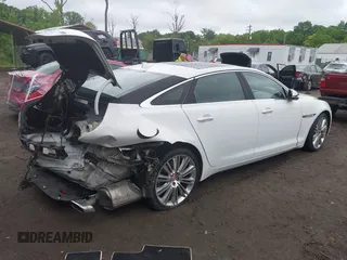 2015 Jaguar XJ Portfolio с VIN SAJWJ2GD2F8V90256, выставлен на аукционе IAAI как лот 42311335 с пробегом 123 299 миль миль и . История ставок и продаж доступна на DreamBid. Изображение 4.